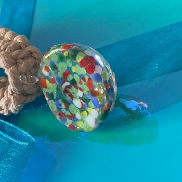 ' Murano Glass ‘Style’ Mushroom pendant 🍄 on 16”-18” crochet hemp rope. - Picture 4 of 6